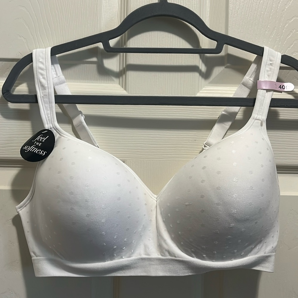 Bali White T-Shirt Bra with Molded Cups, Wire free